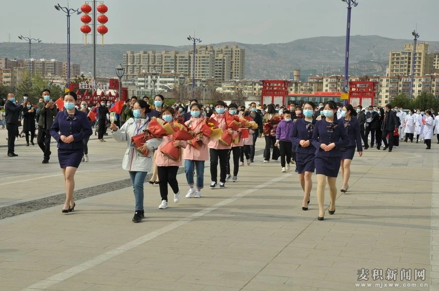 不辱使命 英雄凱旋！麥積區(qū)馳援武漢5名醫(yī)務(wù)人員回家了