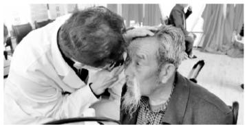 致敬時代楷?！瓣P(guān)愛八步沙林場大漠治沙人眼健康公益行動”啟動