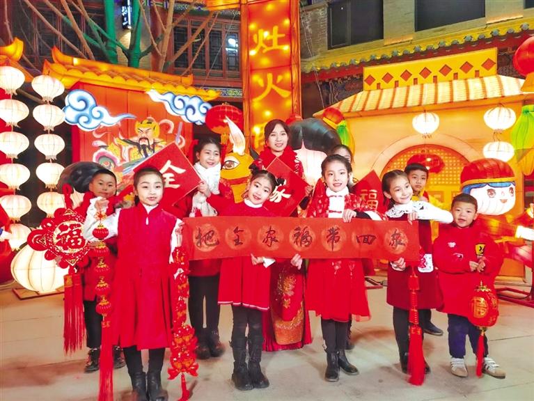 原創(chuàng)音樂電視《全家?！废蛱m州市人民拜年！