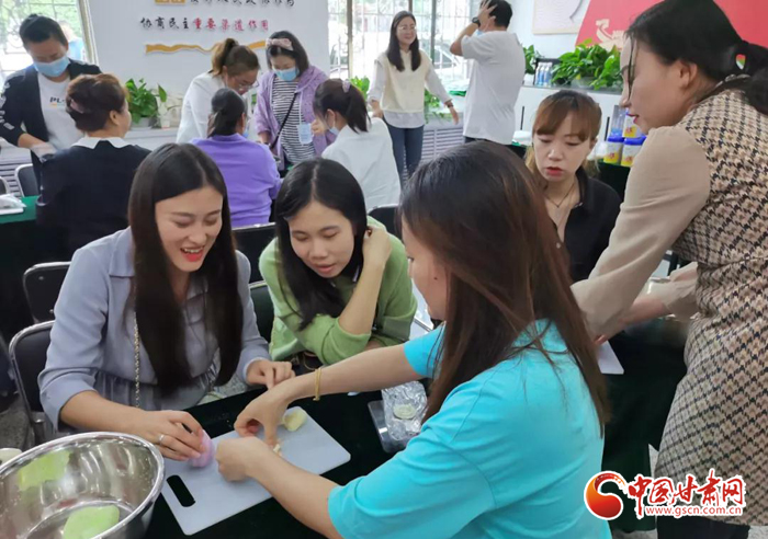 解鎖新技能！蘭州七里河區(qū)秋天的第一份手工月餅來了