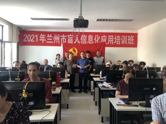 維權(quán)處黨支部開展“法律宣傳進學(xué)?！敝驹刚叻?wù)活動