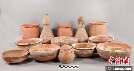 圖為圪垯川遺址出土的器物組合。(資料圖) 甘肅省文物局供圖