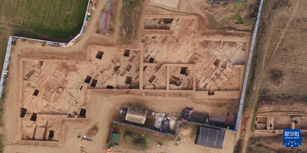 河南南陽市黃山新石器時代遺址山頂臺探方（資料圖）。