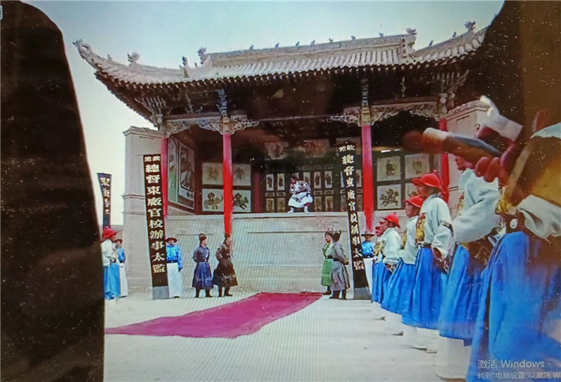 電影《新龍門客?！菲^之關(guān)城清代戲臺特寫